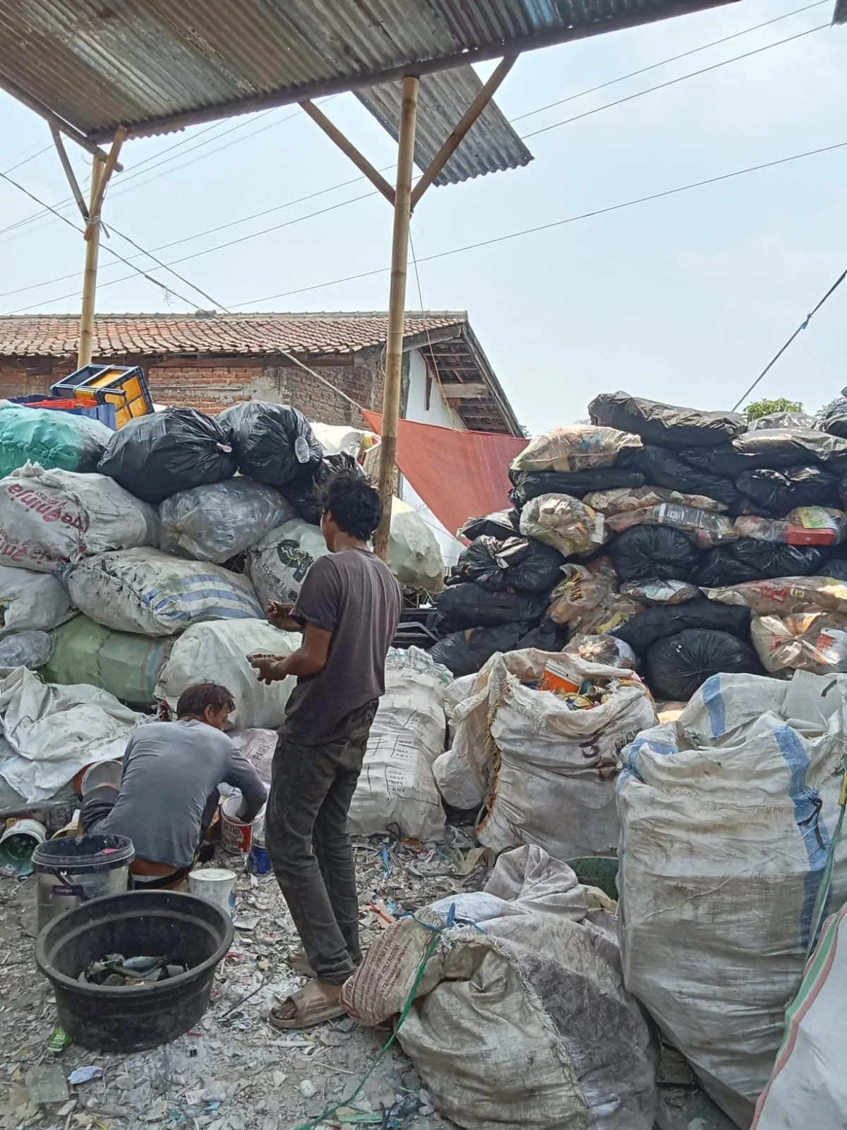 Dokumentasi Elektronik Bekas Padalarang: Klasifikasi Scrap PCB Industri, Standar Sortir Panel Otomasi Pabrik, dan Tata Kelola Pelepasan Aset Komputasi - Barkas Jaya Solusindo