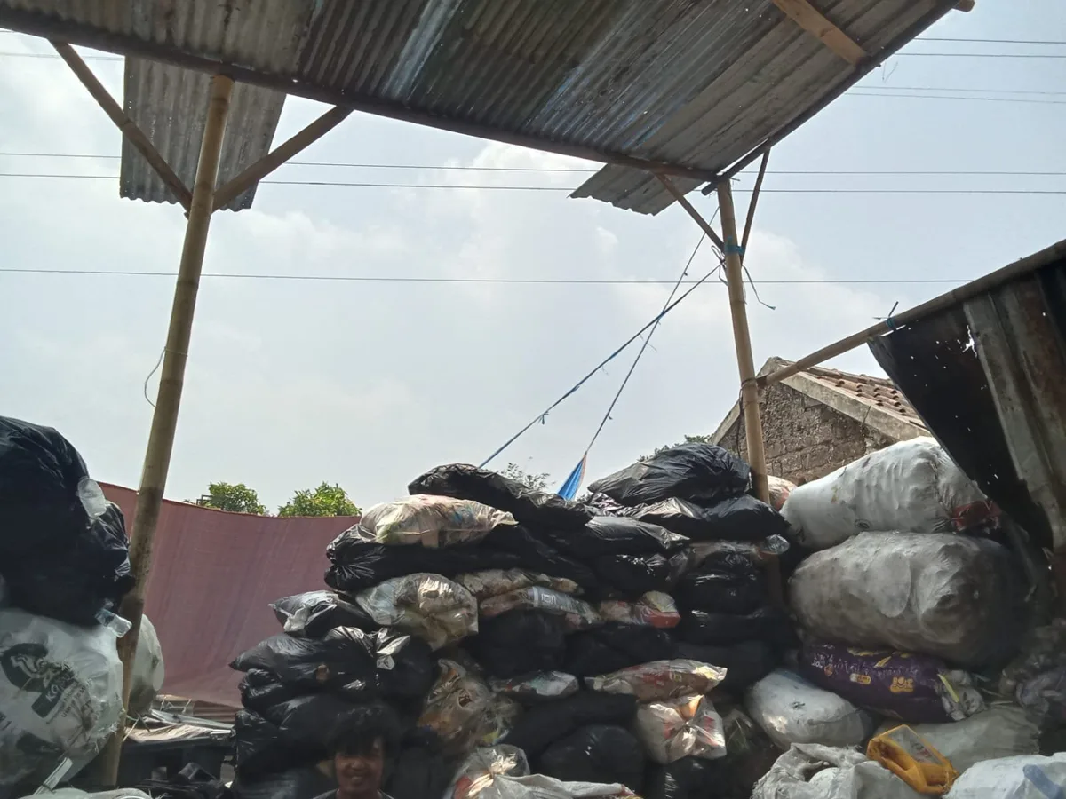 Dokumentasi Kardus Bekas Padalarang: Standar Sortir Karton Gelombang Pabrik, Paper Core Tekstil, dan Scrap Kertas Industri - Barkas Jaya Solusindo
